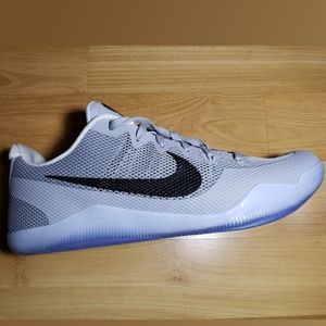 Nike Kobe XI Gray Basketball Shoes Size 15 NEW